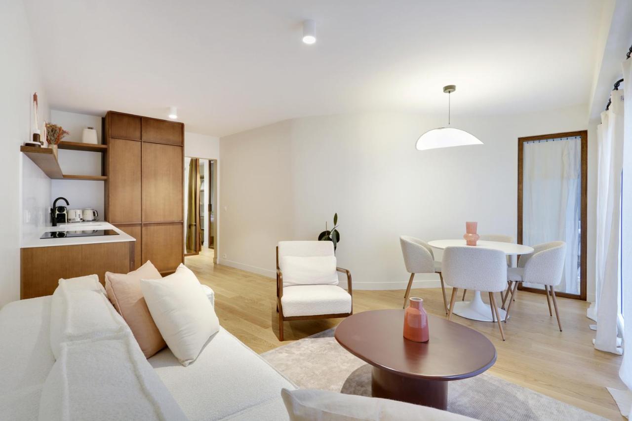 Pick A Flat's In Saint-germain - Rue De Sevres * Parigi